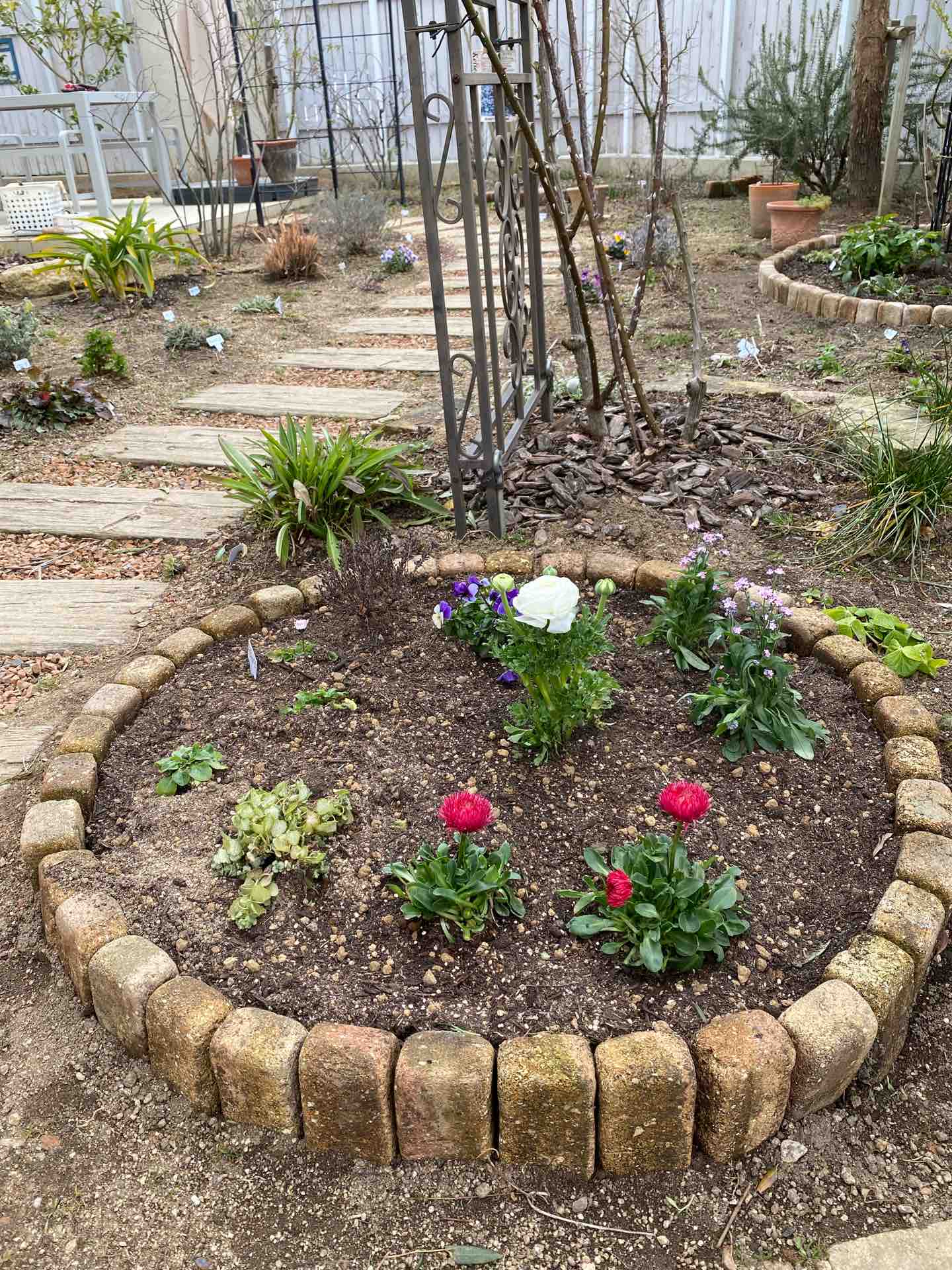 庭の菜園大改造 なんちゃってレイズドベッド ひとひらの葉っぱ