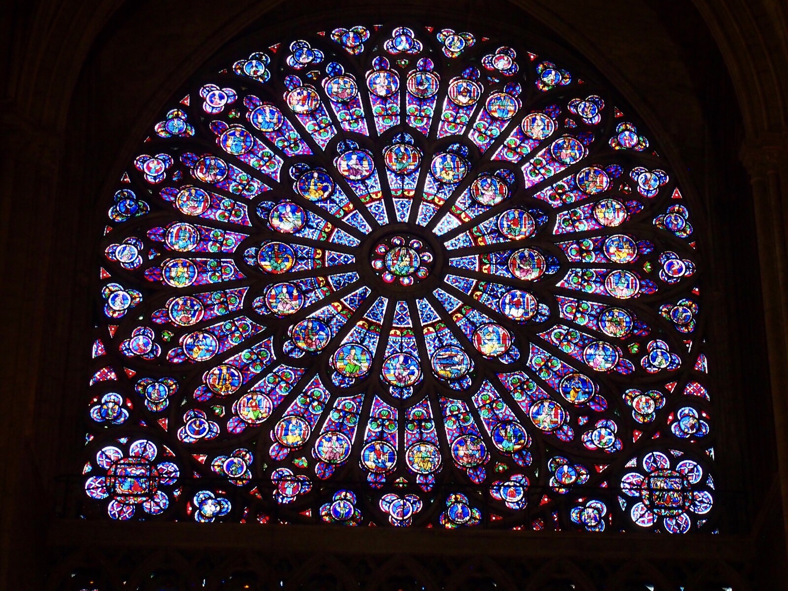 ノートルダム大聖堂 の思い出 ひとひらの葉っぱ