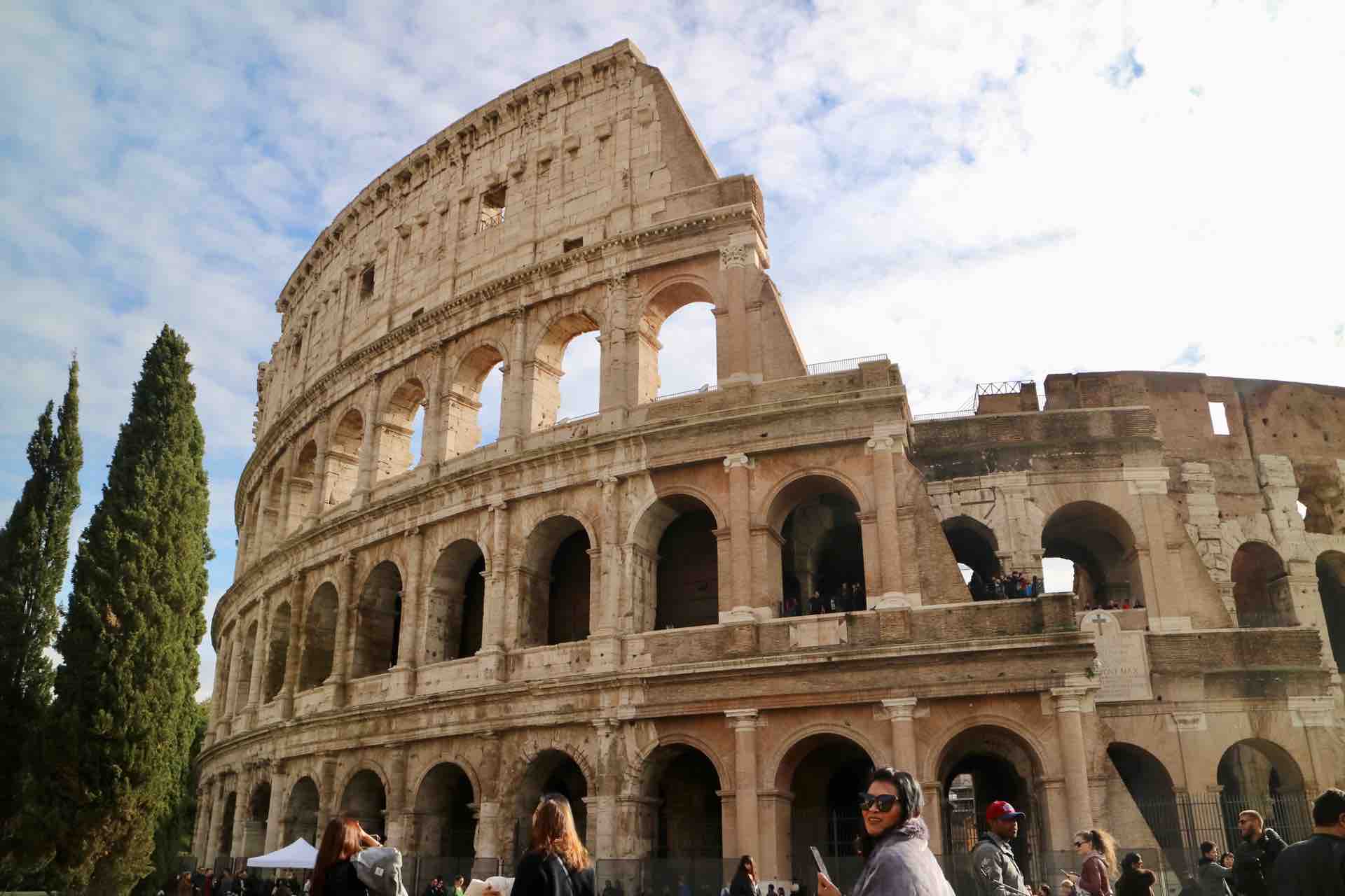 南イタリアへの旅 Part 8 コロッセオ フォロ ロマーノ ひとひらの葉っぱ