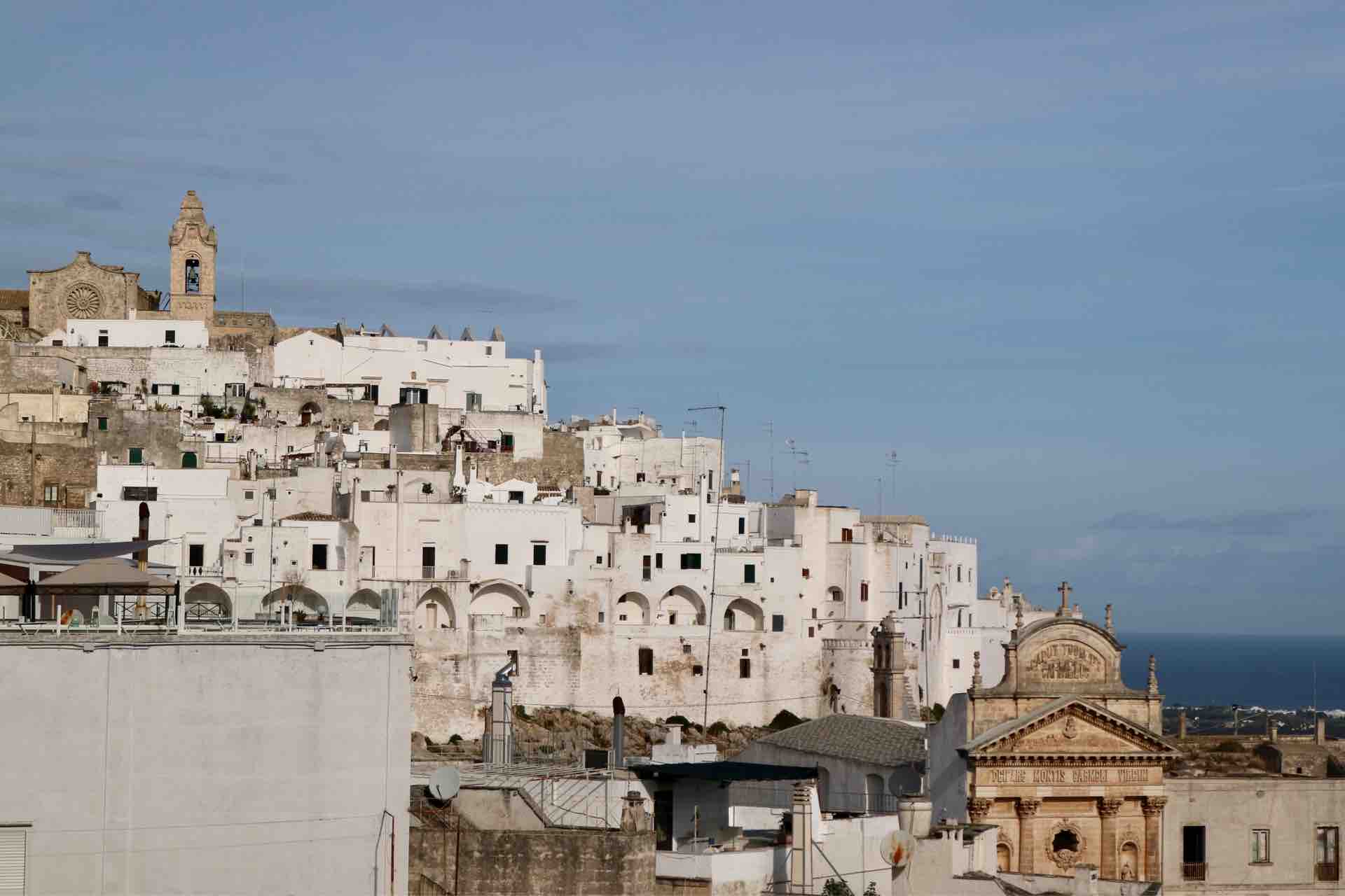 南イタリアへの旅 《Part 2》白い迷宮の町オスティーニ : ひとひらの葉っぱ