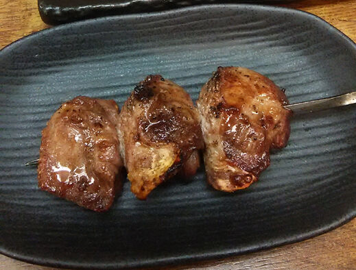 タン元 東京池袋 人気焼きとん店の数量限定の串 マイケルオズの あの町この味 ひとり旅