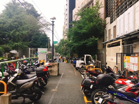 宮下公園バイク駐輪場