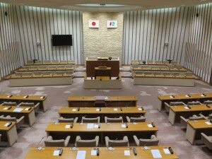 議会写真全体-300x225