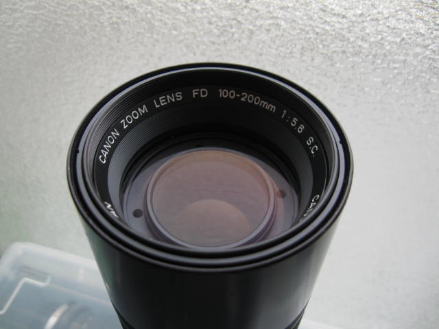 FD 100-200mm F5.6① : ネコマタギ☆レンズ研究所