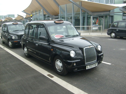 A_TX4_Taxi_at_Heathrow_Airport_Terminal_5