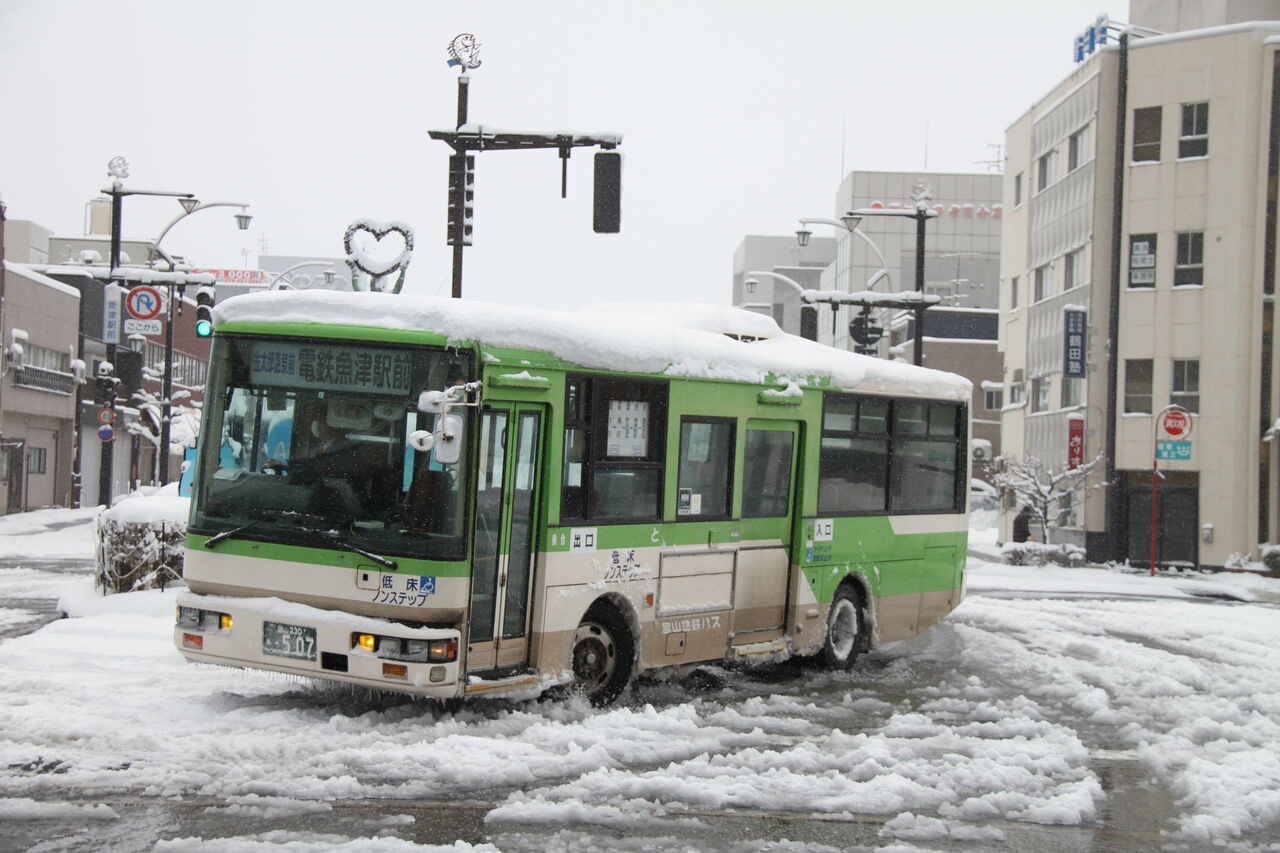 No.3896】富山地方鉄道 富山230あ・507（富山） : トライ