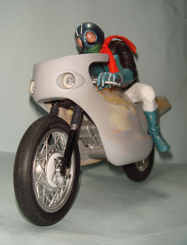 フィギュアーツ 改造サイクロン号 Amazon.co.jp: TAMASHII NATIONS S.H.フィギュアーツ サイクロン