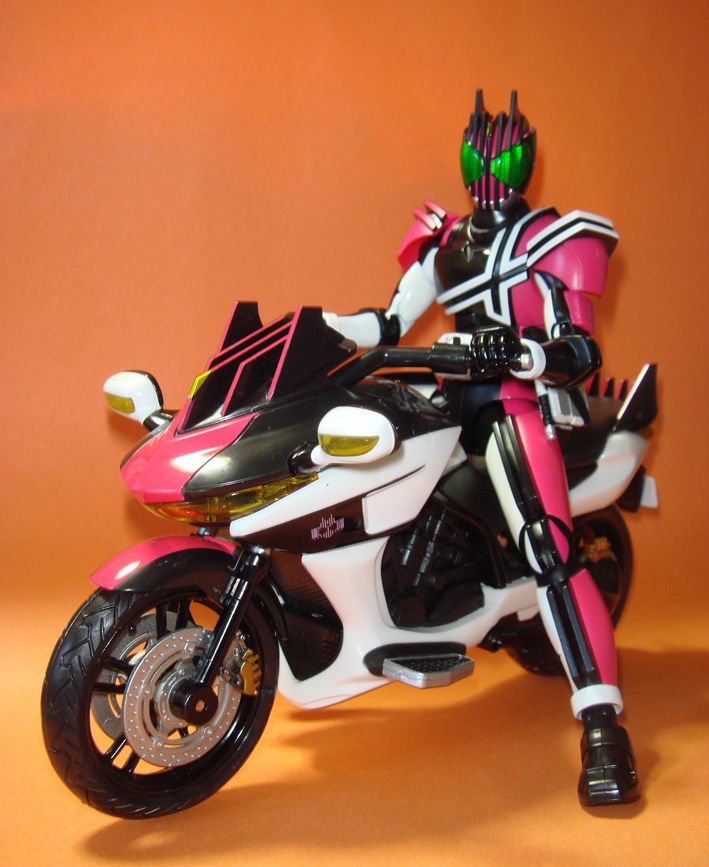真骨彫 仮面ライダーディケイド 2種＆マシンディケイダー SHF ディケイド真骨彫 レビュー