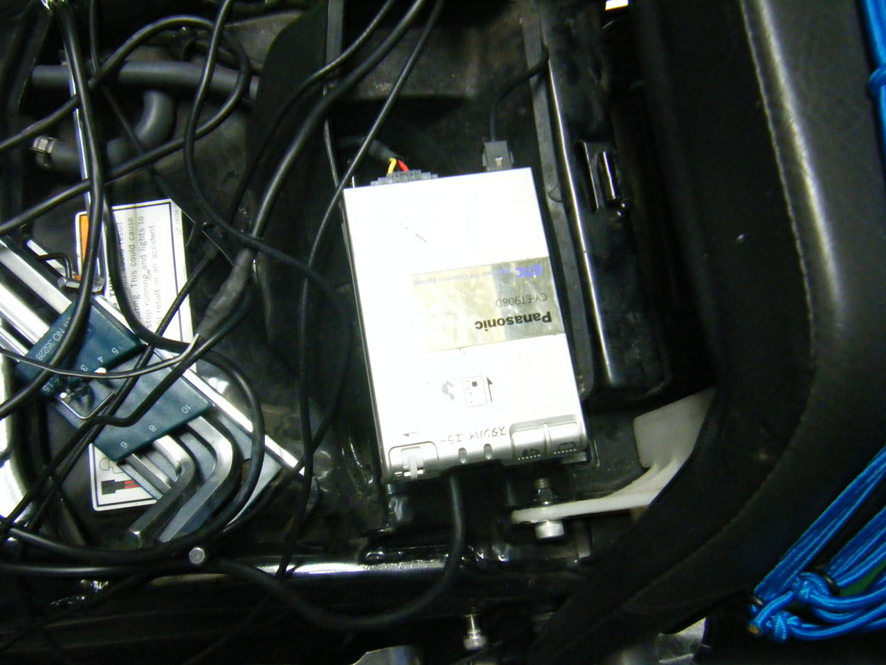 V Maxにシガーソケットとetc取付てみました やっさんの適当なバイクメンテと適当なツーリング日記 V Maxにシガーソケットとetc取付てみました やっさんの適当なバイクメンテと適当なツーリング日記