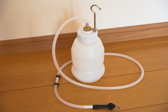 クラッチフルードの交換 エア抜きをしてみる Mtギアが入りにくい その3 カシミールが染み 入る