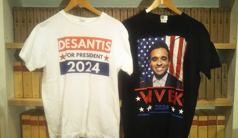 デサンティス&ラマスワミ Tシャツ2024