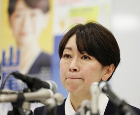 山尾志桜里　出馬会見