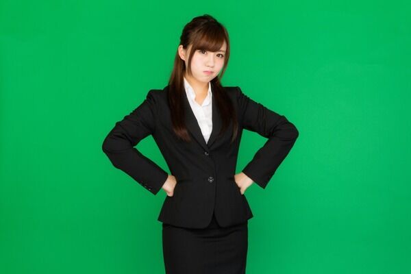 【衝撃】女「私女なんですけど!?」LUUP乗りの女さん、信号を無視した結果タクシーに轢かれブチギレ! (※動画あり)