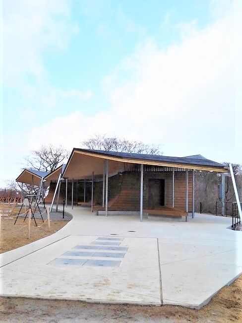 六甲山最高峰のトイレが見違える程の変身です チョイ悪爺さんのお部屋 No ３