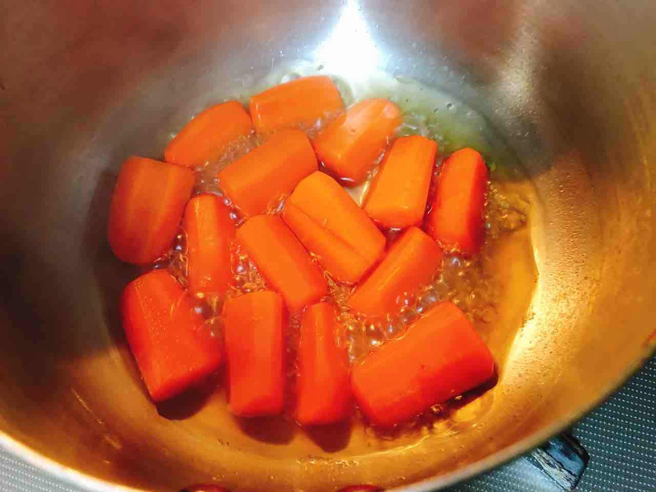 満点 ハンバーグ ニンジングラッセ インゲンのソテー フライドポテト 山葵と味噌のディップ 家ごはん No 16の日常