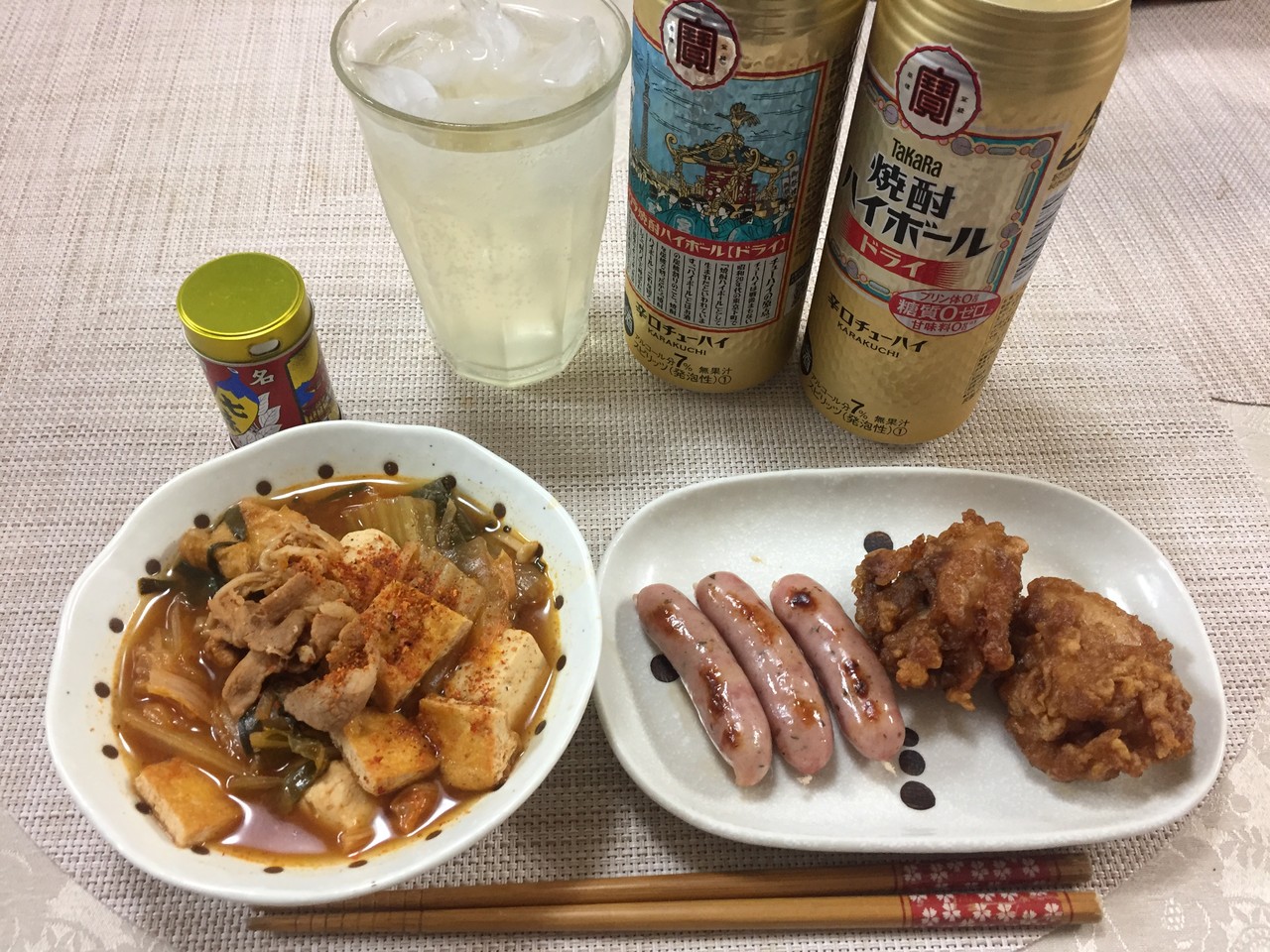 キムチ鍋 鶏唐揚げ ソーセージ 焼酎ハイボール 家ごはん No 16の日常 キムチ鍋 鶏唐揚げ ソーセージ 焼酎ハイボール 家ごはん No 16の日常