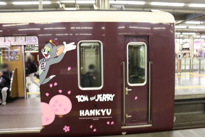 045