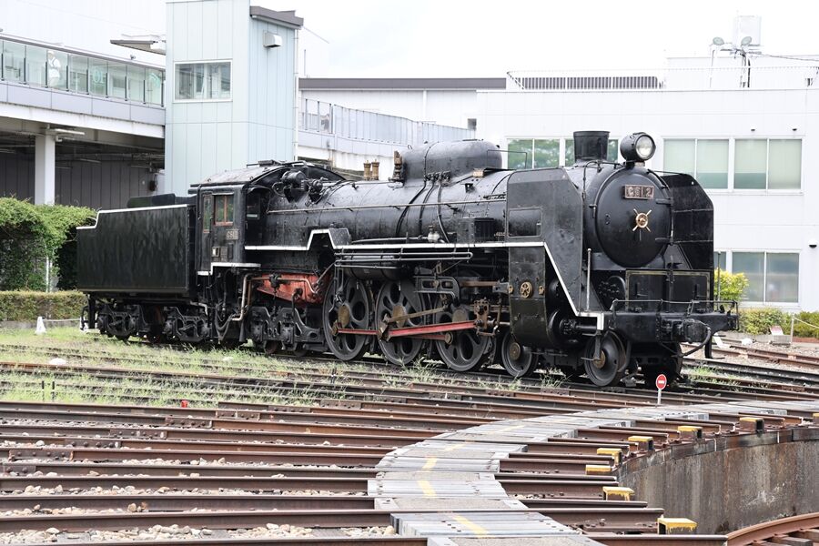 096