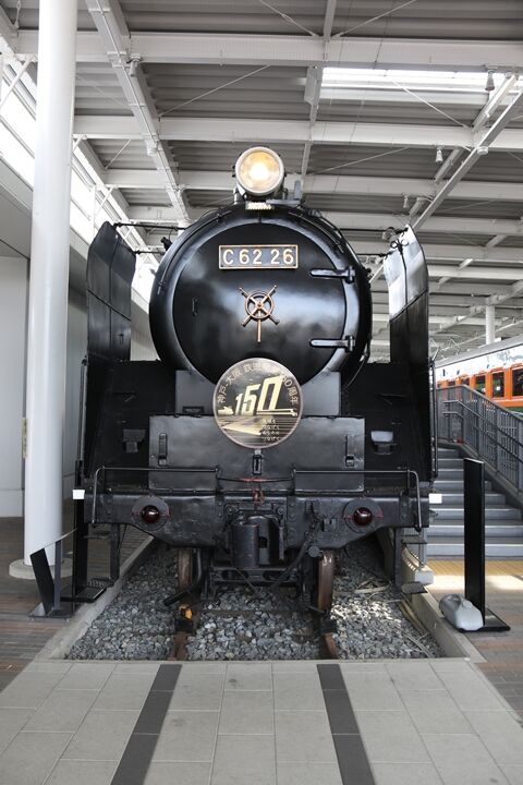 083