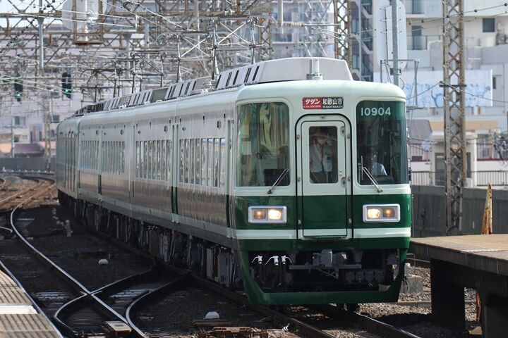 04