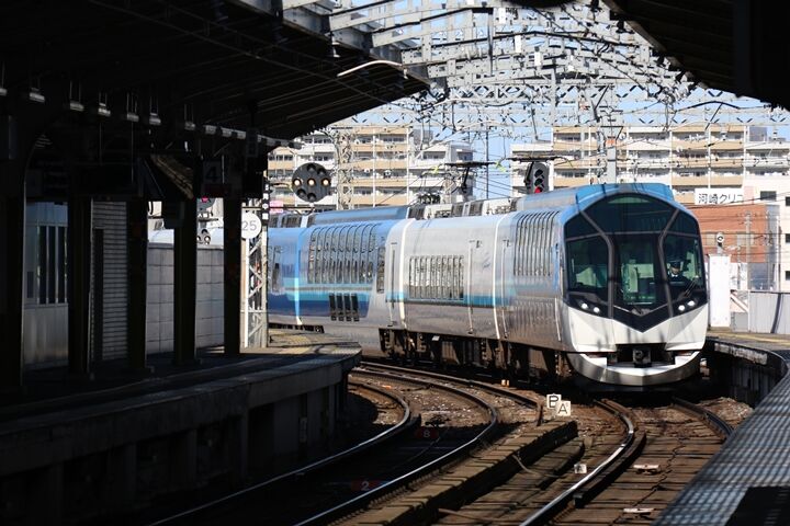 06