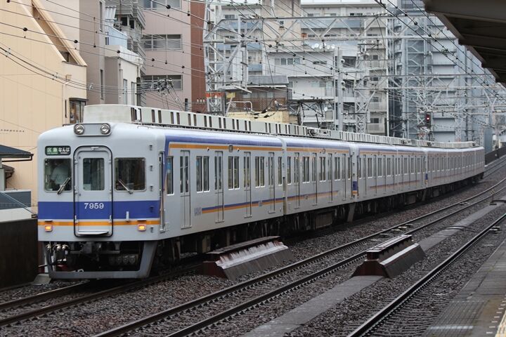 072