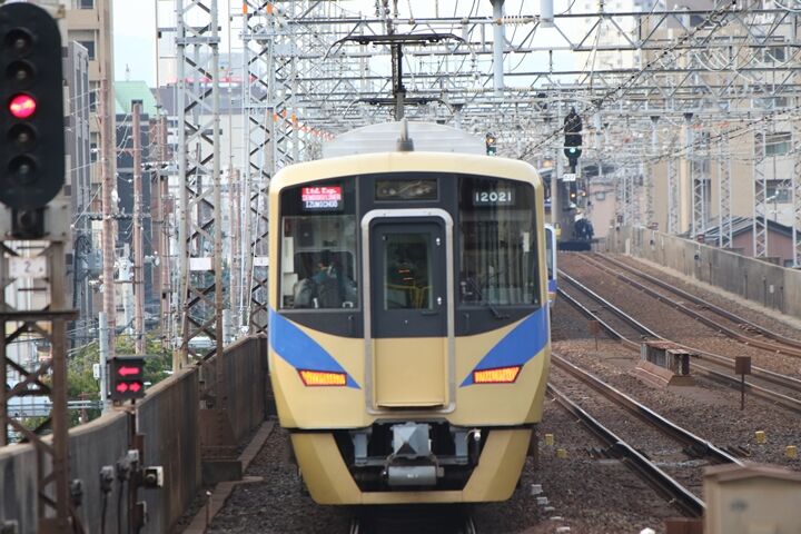 096