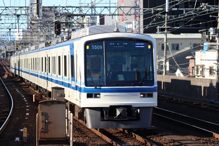054