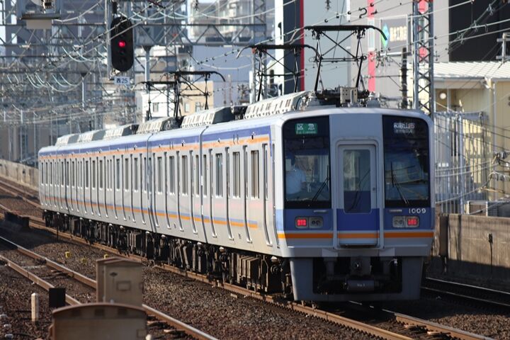 220