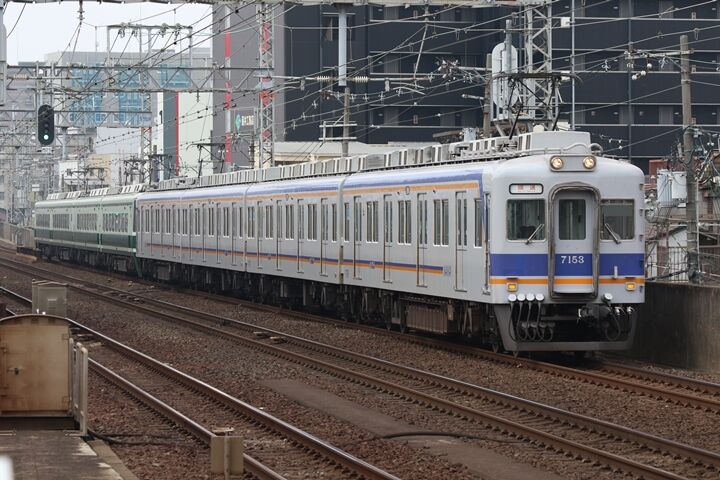 351