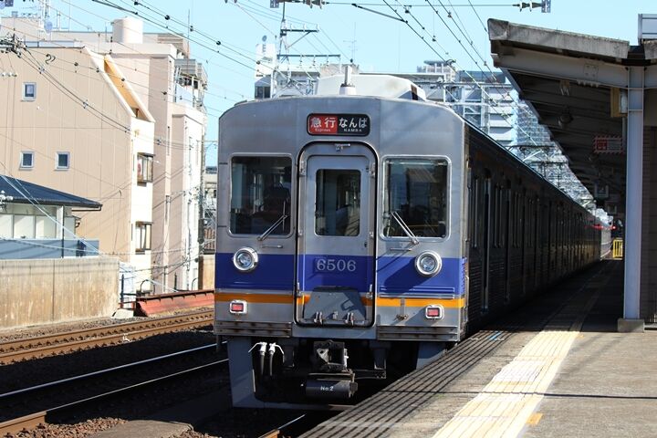 220