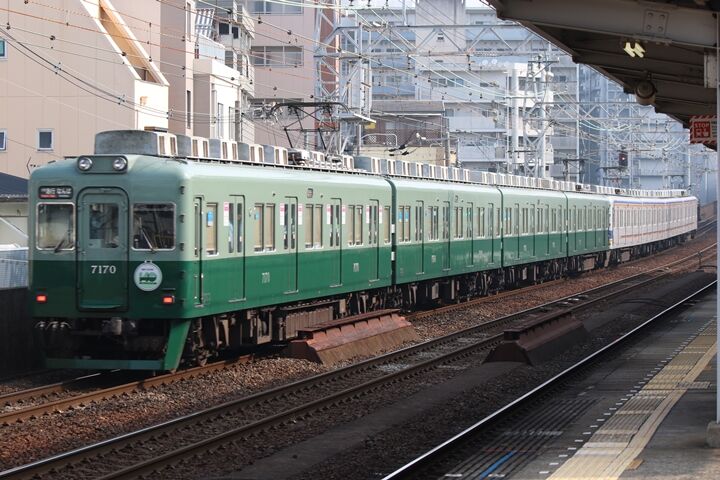 125