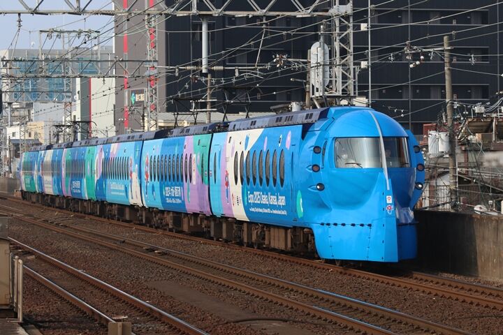 077