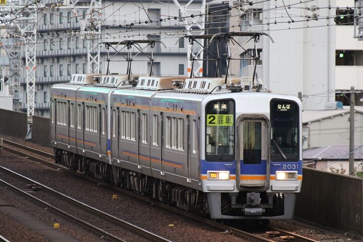 004