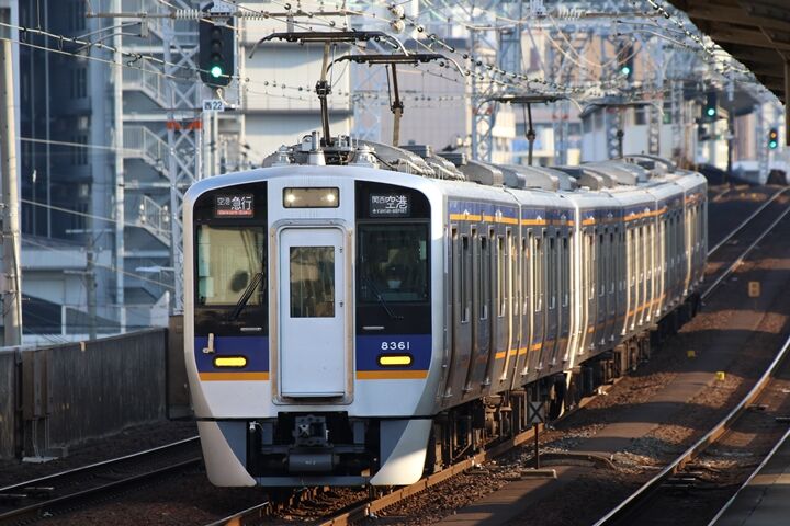 072