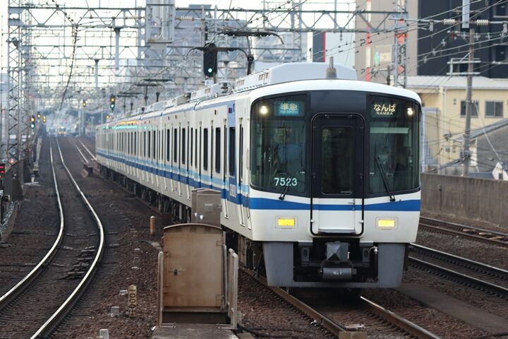 041