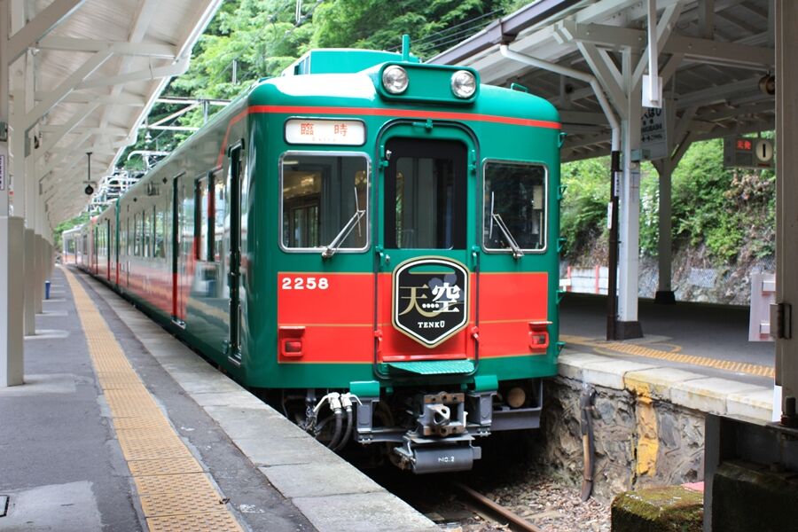 004