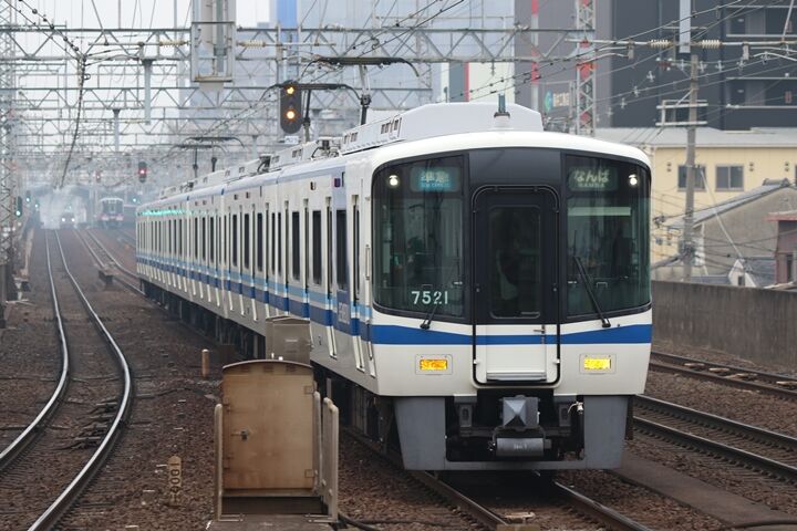 200