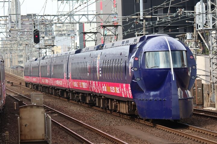 230