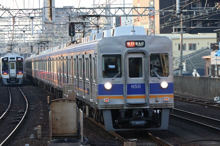 052