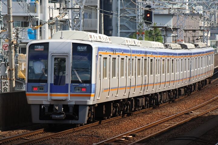 220