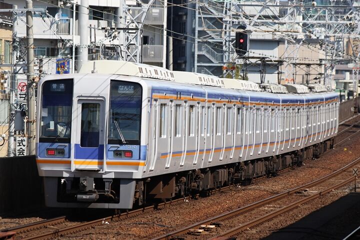 320