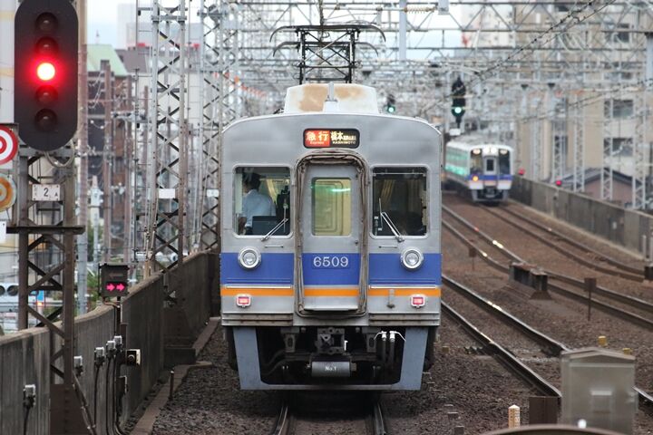 005