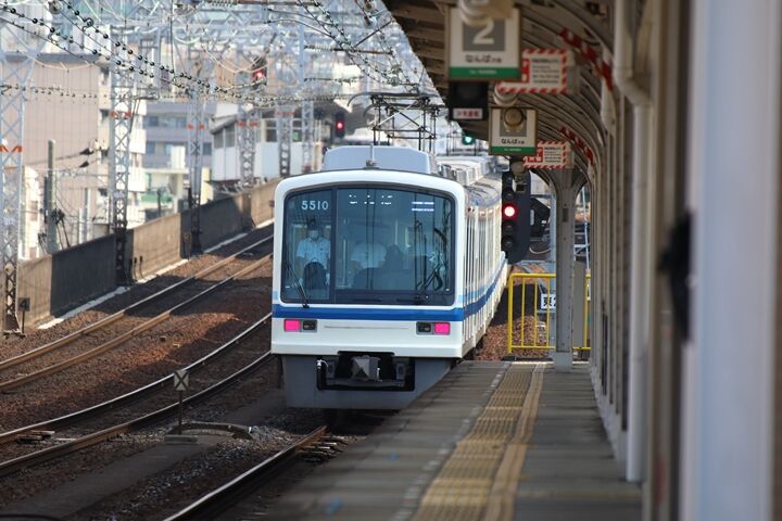 206