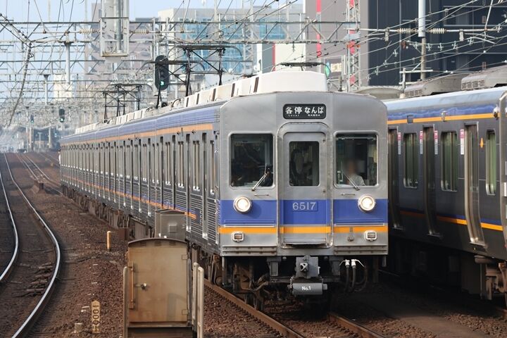 082