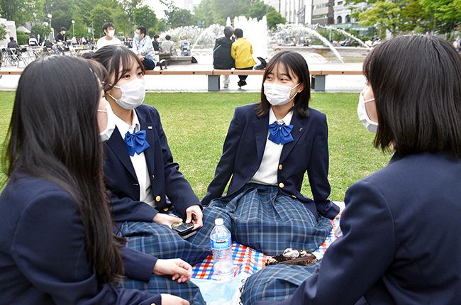 【女子学生（19）】「総理はパンツを脱げ、と言ってるんです」→マスクはパンツと同じ