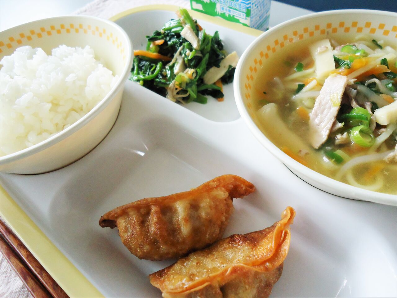 「学校給食の悪夢！生徒たちが選んだ最も不味かったメニュー大発表！」