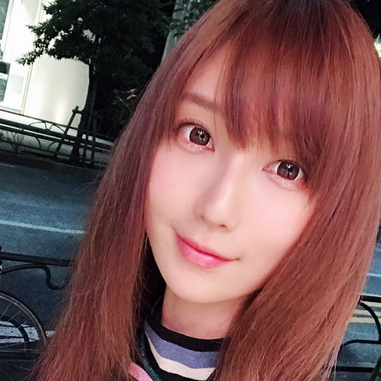 マニア待望!?ファーストサマーウイカさん(33)の可愛すぎる制服姿