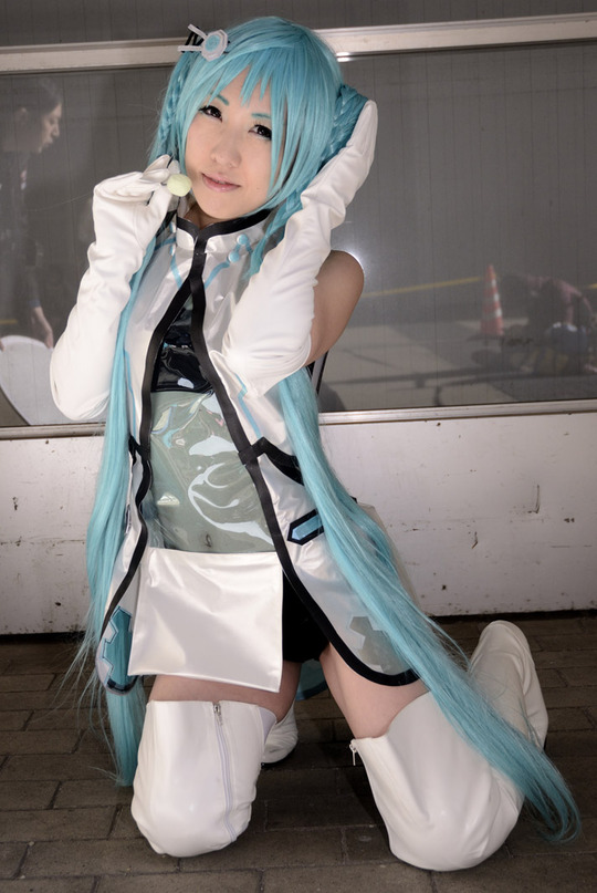 ss-TKG_3199_001coller