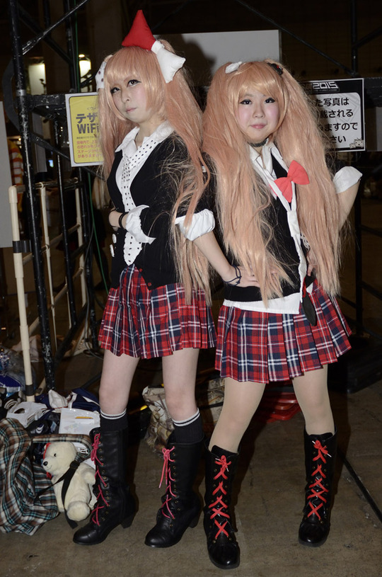 ss-TKG_1068_001coller